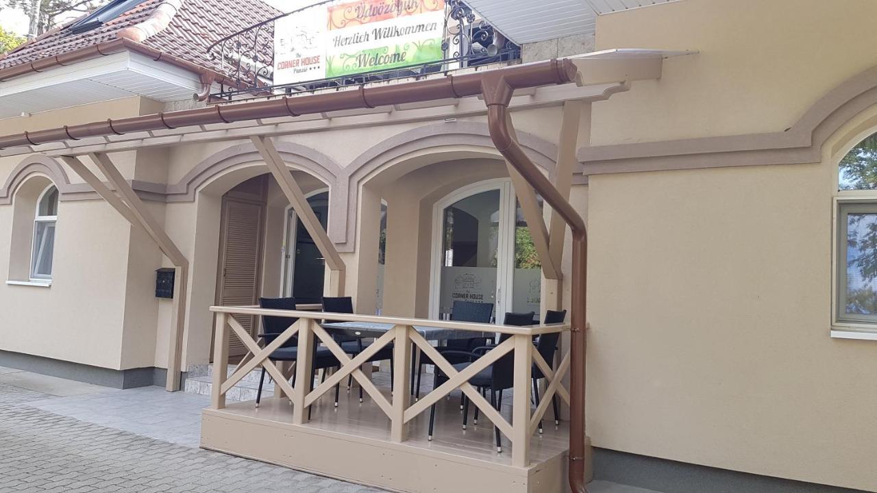 The Corner House Panzio Hotel Tata Exterior photo